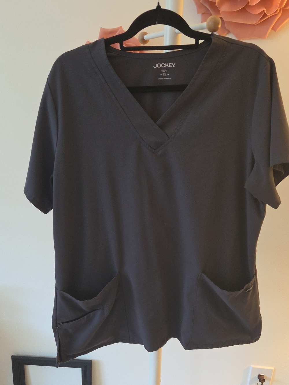 Jockey Womenโs Black V-Neck Short Sleeve Scrub Top